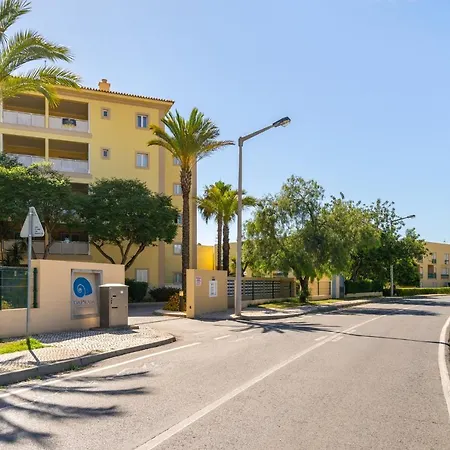 Whome | Vilamoura Family