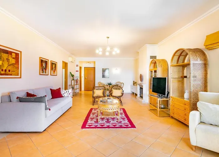 Whome | Vilamoura Family *