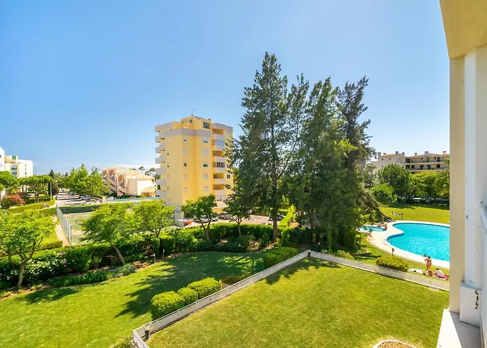 Whome | Vilamoura Family Картейра