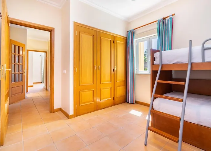 Whome | Vilamoura Family Картейра