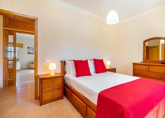 Whome | Vilamoura Family Картейра